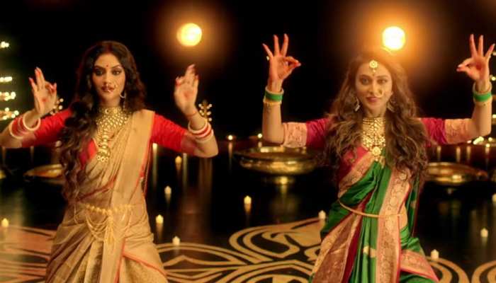 VIRAL VIDEO: सिंदूर और साड़ी में किया TMC सांसद नुसरत जहां और मिमी चक्रवर्ती ने Dance