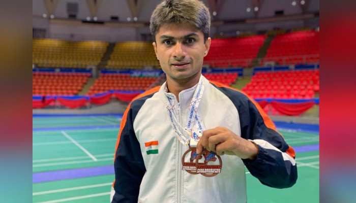 UP के IAS सुहास ने अंतरराष्ट्रीय पैरा बैडमिंटन टूर्नामेंट में जीता ब्रॉन्ज मेडल, PCS पत्नी हैं मिसेज इंडिया UP के IAS सुहास ने अंतरराष्ट्रीय पैरा बैडमिंटन टूर्नामेंट में जीता ब्रॉन्ज मेडल, PCS पत्नी हैं मिसेज इंडिया