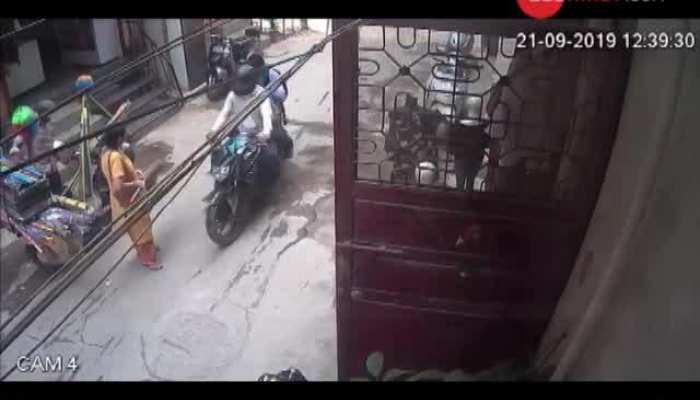 Video: Delhi's ex cabinet secretory's chain snatched from harinagar delhi