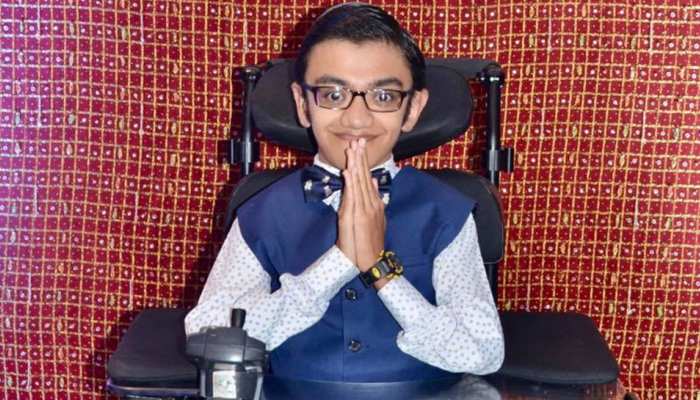 Howdy Modi: राष्ट्रगान गाएगा यह किशोर, कार्यक्रम से पहले VIDEO में सुनिए इनकी आवाज, हो जाएंगे दीवाने Howdy Modi: राष्ट्रगान गाएगा यह किशोर, कार्यक्रम से पहले VIDEO में सुनिए इनकी आवाज, हो जाएंगे दीवाने