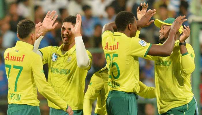 IND vs SA: शानदार गेंदबाजी और डिकॉक की तूफानी पारी से दक्षिण अफ्रीका की आसान जीत IND vs SA: शानदार गेंदबाजी और डिकॉक की तूफानी पारी से दक्षिण अफ्रीका की आसान जीत