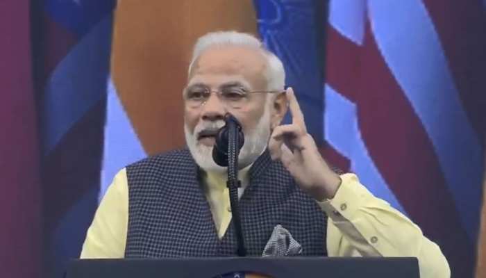 पीएम मोदी बोले, 'हम न्यू इंडिया के लिए रात-दिन काम कर रहे हैं' पीएम मोदी बोले, 'हम न्यू इंडिया के लिए रात-दिन काम कर रहे हैं'