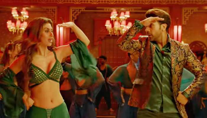 VIDEO: 'मेड इन चाइना' का पहला सॉन्ग 'ओढ़नी' रिलीज होते ही छा गईं मौनी रॉय VIDEO: 'मेड इन चाइना' का पहला सॉन्ग 'ओढ़नी' रिलीज होते ही छा गईं मौनी रॉय