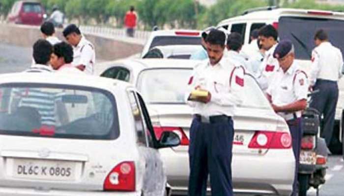 खुशखबरी: कागजात नहीं होने पर भी नहीं कटेगा चालान! सरकार ने जारी किया सर्कुलर खुशखबरी: कागजात नहीं होने पर भी नहीं कटेगा चालान! सरकार ने जारी किया सर्कुलर