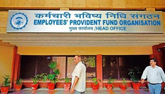 खुशखबरी: PF पर सरकार ने बढ़ाई ब्याज दर, नौकरीपेशा 6 करोड़ लोगों को होगा फायदा खुशखबरी: PF पर सरकार ने बढ़ाई ब्याज दर, नौकरीपेशा 6 करोड़ लोगों को होगा फायदा