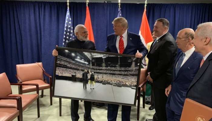 PM मोदी एलविस प्रेस्ली की तरह, उन्हें 'फादर ऑफ इंडिया' कहा जा सकता है: डोनाल्ड ट्रंप PM मोदी एलविस प्रेस्ली की तरह, उन्हें 'फादर ऑफ इंडिया' कहा जा सकता है: डोनाल्ड ट्रंप