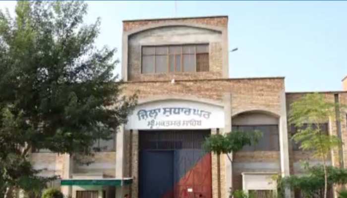 मुक्तसर जेल बनी पंजाब की पहली जेल जिसमें 19 कैदियों ने की आंखें दान मुक्तसर जेल बनी पंजाब की पहली जेल जिसमें 19 कैदियों ने की आंखें दान