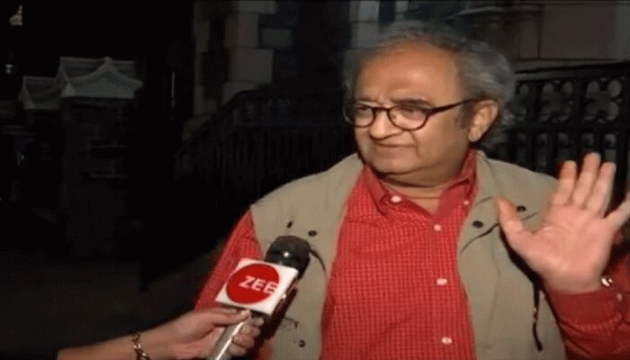 इमरान अपनी माला लेकर डोनाल्ड ट्रंप से मिलने गए, उन पर जादू-टोना कर रहे थे: तारेक फतह इमरान अपनी माला लेकर डोनाल्ड ट्रंप से मिलने गए, उन पर जादू-टोना कर रहे थे: तारेक फतह