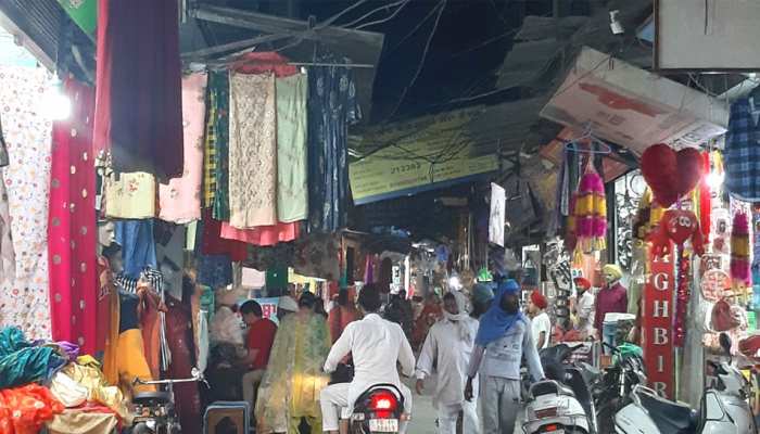 बिक्री न के बराबर, फिर भी 65 हजार रुपए के किराए पर खोली दुकानें; 20 मुस्लिमों पर सुरक्षा एजेंसियों की नजर बिक्री न के बराबर, फिर भी 65 हजार रुपए के किराए पर खोली दुकानें; 20 मुस्लिमों पर सुरक्षा एजेंसियों की नजर