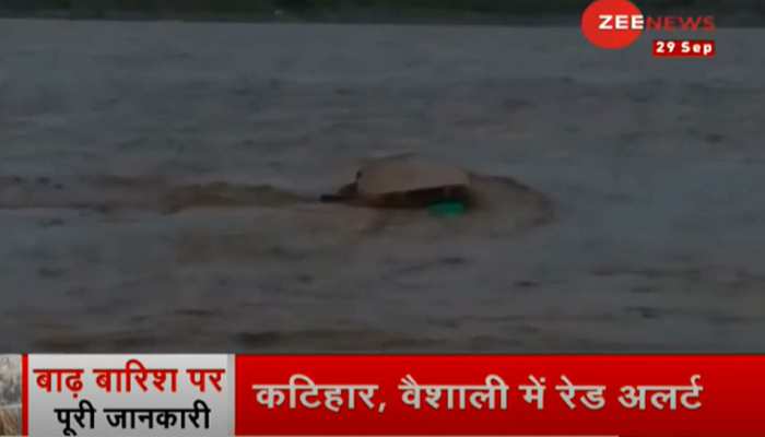 बिहार में बाढ़ का कहर, अब तक 14 की मौत, राजधानी पटना में हर तरफ पानी ही पानी बिहार में बाढ़ का कहर, अब तक 14 की मौत, राजधानी पटना में हर तरफ पानी ही पानी
