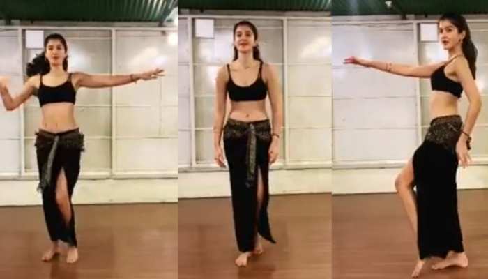 वायरल हुआ शनाया कपूर का पहला DANCE VIDEO, जबरदस्त बैली मूव्स ने मचाया तहलका वायरल हुआ शनाया कपूर का पहला DANCE VIDEO, जबरदस्त बैली मूव्स ने मचाया तहलका