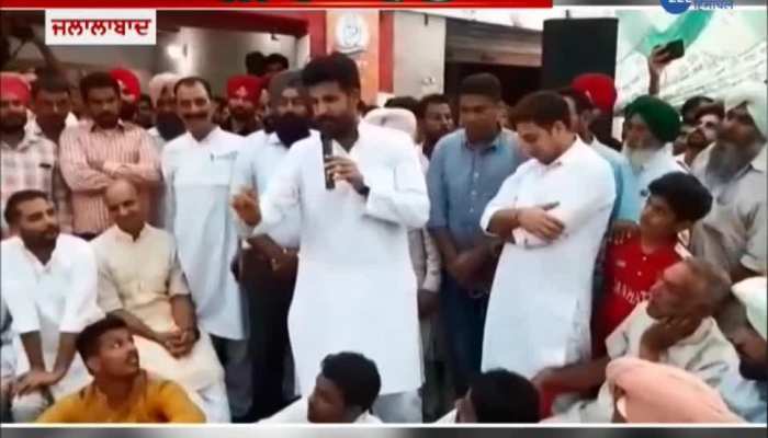 Arguments between Raja Waring and the elder man in Jalalabad campaigning