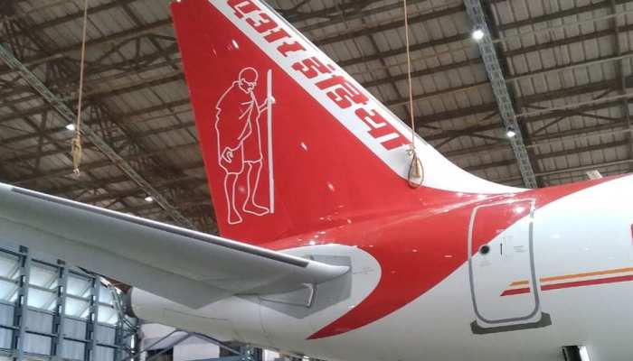 Air India ने अलग अंदाज में बापू को किया याद, पोट्रेट पेंट कर दी श्रद्धांजलि Air India ने अलग अंदाज में बापू को किया याद, पोट्रेट पेंट कर दी श्रद्धांजलि
