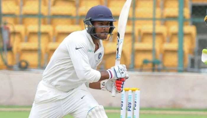 IND vs SA: भारत में अपने पहले टेस्ट में ही मयंक ने किया धमाल, छक्के से पूरी की फिफ्टी IND vs SA: भारत में अपने पहले टेस्ट में ही मयंक ने किया धमाल, छक्के से पूरी की फिफ्टी