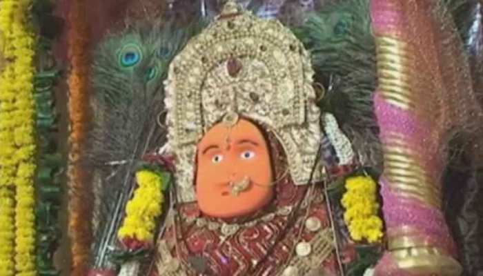 नवरात्रि 2019: 2 हजार फीट ऊंची पहाड़ी पर विराजित हैं मां बमलेश्वरी, 2200 साल पुराना है इतिहास नवरात्रि 2019: 2 हजार फीट ऊंची पहाड़ी पर विराजित हैं मां बमलेश्वरी, 2200 साल पुराना है इतिहास