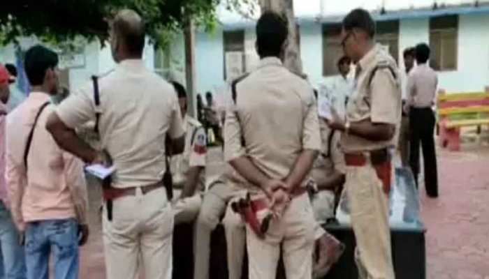 MP: अतिक्रमण हटाने में गई बुजुर्ग की जान, पूर्व विधायक ने परिवार के लिए की 50 लाख मुआवजे की मांग MP: अतिक्रमण हटाने में गई बुजुर्ग की जान, पूर्व विधायक ने परिवार के लिए की 50 लाख मुआवजे की मांग