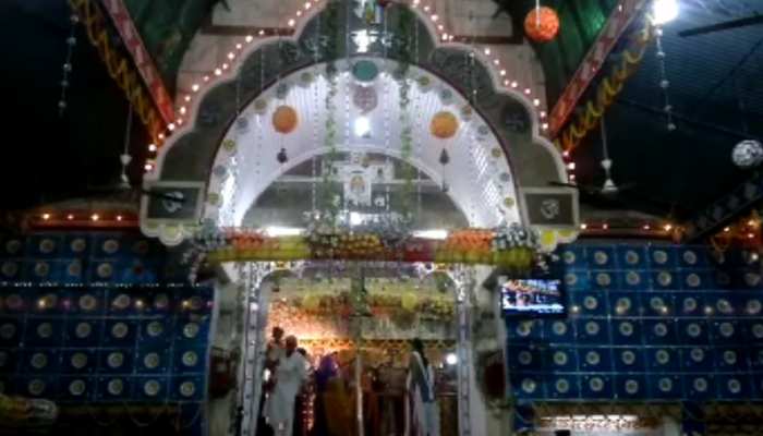 लखीसराय: नवरात्रि में जगदम्बा मंदिर में उमड़ती है भारी भीड़, वैष्णो देवी मंदिर के संस्थापक ने की स्थापना लखीसराय: नवरात्रि में जगदम्बा मंदिर में उमड़ती है भारी भीड़, वैष्णो देवी मंदिर के संस्थापक ने की स्थापना