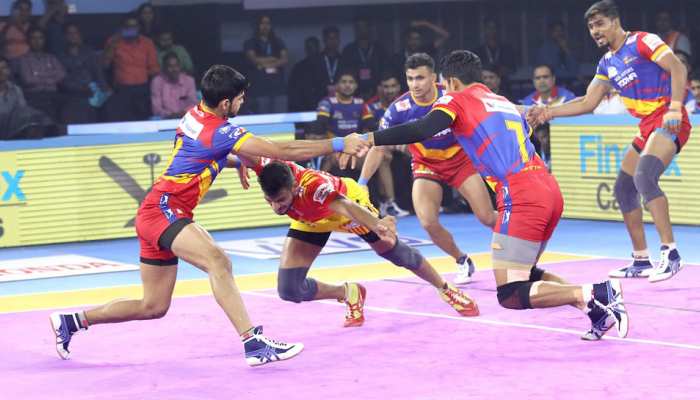 PKL 2019: यूपी योद्धा ने दिल्ली को दी करारी मात, प्लेऑफ में जगह बनाने वाली छठी टीम PKL 2019: यूपी योद्धा ने दिल्ली को दी करारी मात, प्लेऑफ में जगह बनाने वाली छठी टीम