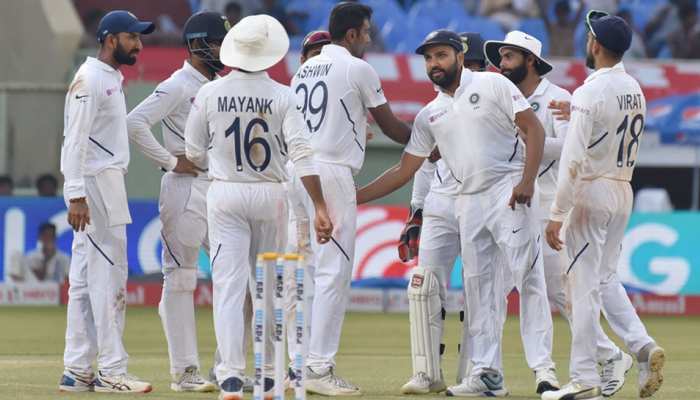 IND vs SA: अश्विन-जडेजा का चला जादू, शमी की आई आंधी और धूल में मिल गया दक्षिण अफ्रीका IND vs SA: अश्विन-जडेजा का चला जादू, शमी की आई आंधी और धूल में मिल गया दक्षिण अफ्रीका