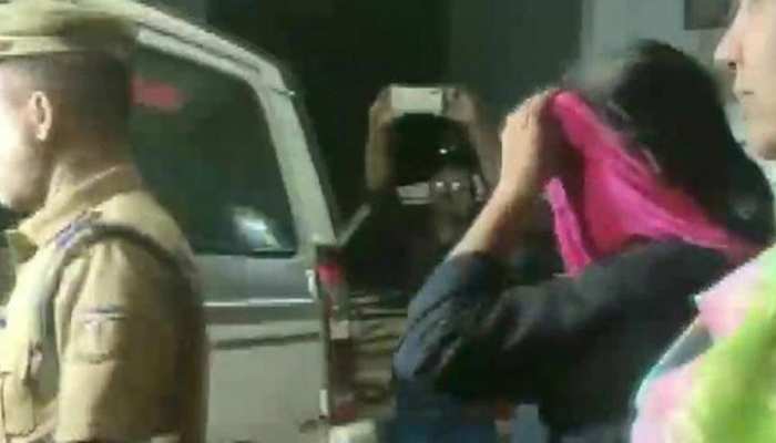 केरल: 14 साल, 6 कत्ल, मारने के लिए सायनाइड का इस्तेमाल, 3 गिरफ्तार केरल: 14 साल, 6 कत्ल, मारने के लिए सायनाइड का इस्तेमाल, 3 गिरफ्तार