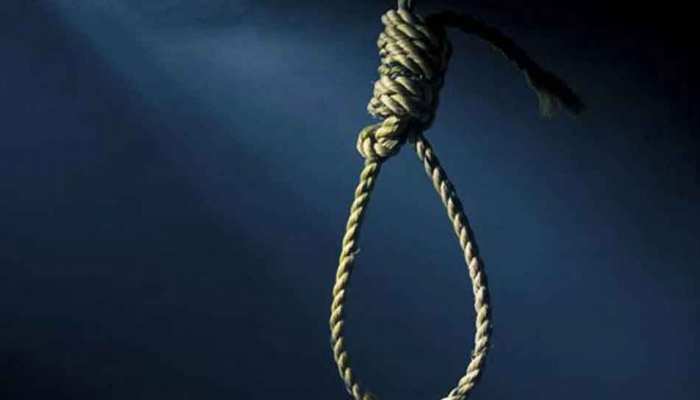 मध्य प्रदेश : सागर में महिला ने अपने ही 3 बच्चों की हत्या कर खुद लगा ली फांसी मध्य प्रदेश : सागर में महिला ने अपने ही 3 बच्चों की हत्या कर खुद लगा ली फांसी
