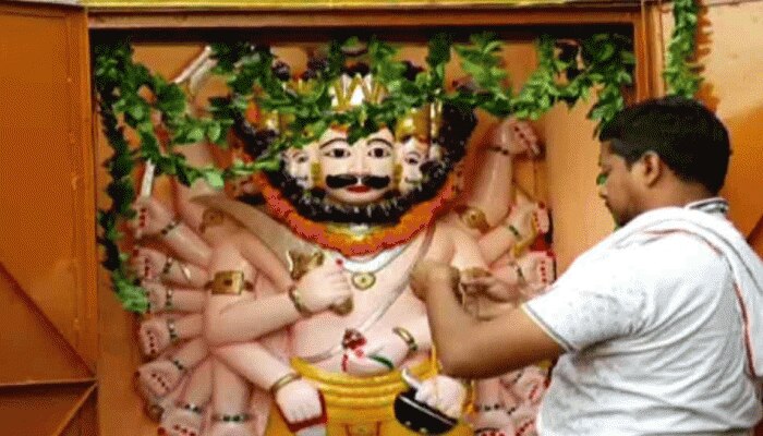 18वीं सदी में बनाया गया था कानपुर में रावण का मंदिर, जानिए इससे जुड़ी सारी जानकारी 18वीं सदी में बनाया गया था कानपुर में रावण का मंदिर, जानिए इससे जुड़ी सारी जानकारी