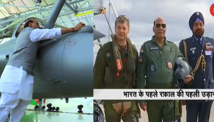 राफेल रिसीव करने के बाद राजनाथ सिंह ने की उसकी शस्त्र पूजा, उड़ान भी भरी राफेल रिसीव करने के बाद राजनाथ सिंह ने की उसकी शस्त्र पूजा, उड़ान भी भरी