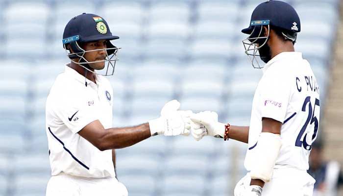INDvsSA 2nd Test: पुणे टेस्ट में मयंक अग्रवाल का शतक, अब विराट और रहाणे पर दारोमदार INDvsSA 2nd Test: पुणे टेस्ट में मयंक अग्रवाल का शतक, अब विराट और रहाणे पर दारोमदार