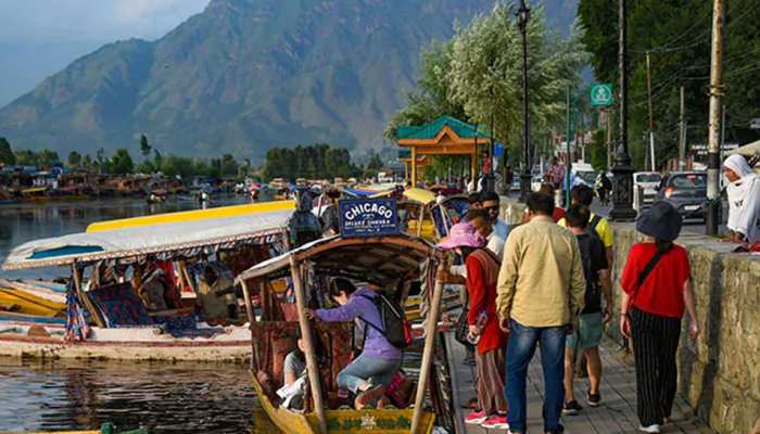 जम्मू कश्मीर में पर्यटन को बढ़ावा देगी सरकार, कर रही है बड़ी प्लानिंग जम्मू कश्मीर में पर्यटन को बढ़ावा देगी सरकार, कर रही है बड़ी प्लानिंग