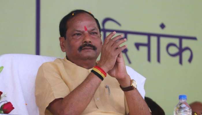 झारखंड: पोटका पहुंचे सीएम रघुवर दास, लोगों से की डबल इंजन की सरकार बनाने की आपील झारखंड: पोटका पहुंचे सीएम रघुवर दास, लोगों से की डबल इंजन की सरकार बनाने की आपील