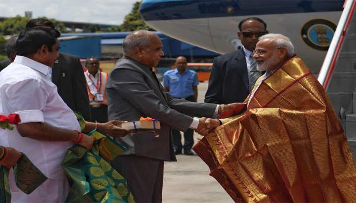 PM मोदी पहुंचे महाबलीपुरम, बोले, खुशी हो रही है कि तमिलनाडु जिनपिंग की मेजबानी कर रहा है PM मोदी पहुंचे महाबलीपुरम, बोले, खुशी हो रही है कि तमिलनाडु जिनपिंग की मेजबानी कर रहा है