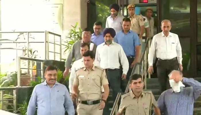 दिल्ली: Ranbaxy कंपनी के पूर्व प्रमोटर मलविंदर और शिविंदर सिंह 4 दिन की पुलिस रिमांड पर दिल्ली: Ranbaxy कंपनी के पूर्व प्रमोटर मलविंदर और शिविंदर सिंह 4 दिन की पुलिस रिमांड पर