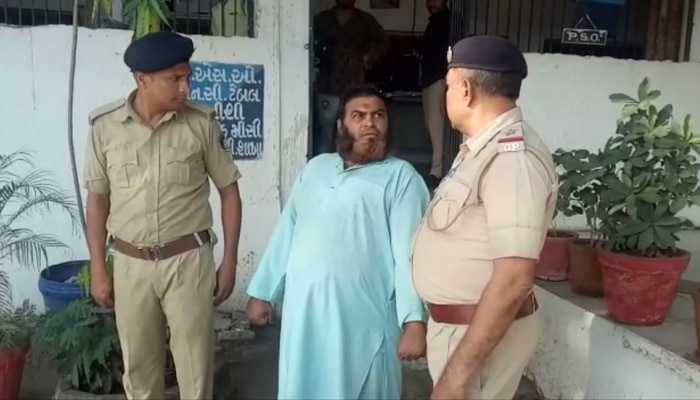 बीवी से हुआ झगड़ा तो दरिंदे शौहर अयूब ने बहाने से काट ली उसकी जुबान बीवी से हुआ झगड़ा तो दरिंदे शौहर अयूब ने बहाने से काट ली उसकी जुबान