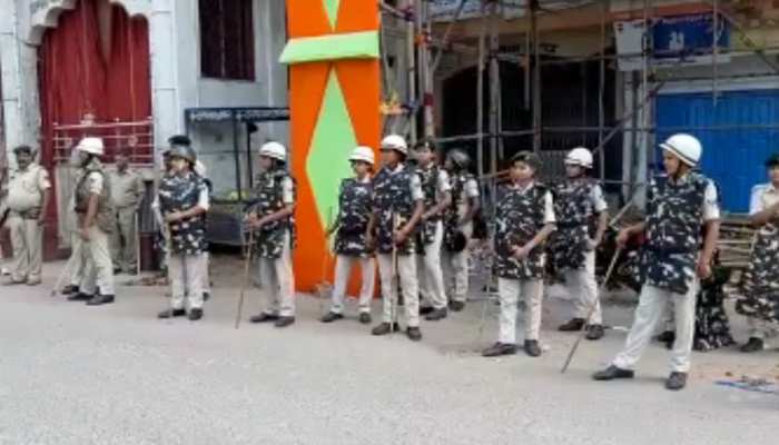 जहानाबाद: फायरिंग के बाद 40 लगों को किया गया गिरफ्तार, दूसरे दिन भी तनाव जारी जहानाबाद: फायरिंग के बाद 40 लगों को किया गया गिरफ्तार, दूसरे दिन भी तनाव जारी