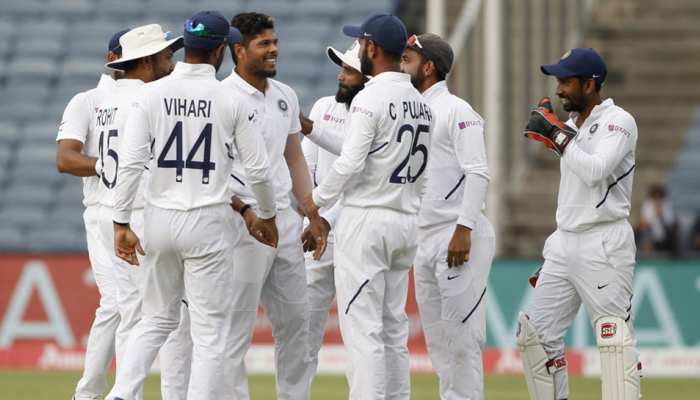 IND vs SA: तीसरे दिन शुरुआत से ही छाए शमी- उमेश, 53 पर पवेलियन लौटी आधी मेहमान टीम IND vs SA: तीसरे दिन शुरुआत से ही छाए शमी- उमेश, 53 पर पवेलियन लौटी आधी मेहमान टीम
