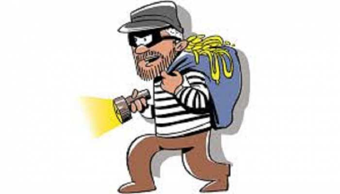 समस्तीपुर: चोरों ने पुलिस थाने में लगाई सेंध, अनाज से लदा ट्रक लेकर गायब समस्तीपुर: चोरों ने पुलिस थाने में लगाई सेंध, अनाज से लदा ट्रक लेकर गायब