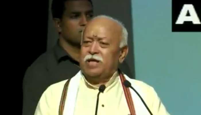 RSS चीफ मोहन भागवत ने कहा, 'दुनिया में सबसे ज्यादा सुखी मुसलमान भारत में मिलेंगे' RSS चीफ मोहन भागवत ने कहा, 'दुनिया में सबसे ज्यादा सुखी मुसलमान भारत में मिलेंगे'