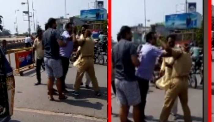 मोतिहारी में दबंगों के हौसले बुलंद, सरेआम ट्रैफिक सिपाही की जमकर की पिटाई मोतिहारी में दबंगों के हौसले बुलंद, सरेआम ट्रैफिक सिपाही की जमकर की पिटाई