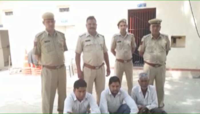 सीकर पुलिस ने 14 गांजे के साथ 3 आरोपियों को किया गिरफ्तार, पूछताछ जारी सीकर पुलिस ने 14 गांजे के साथ 3 आरोपियों को किया गिरफ्तार, पूछताछ जारी