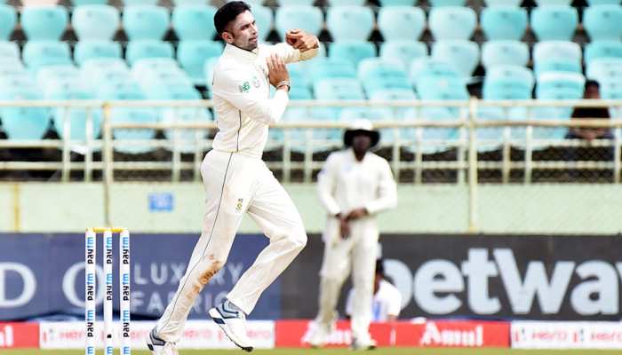 INDvsSA: दक्षिण अफ्रीका को ऐतिहासिक हार के बाद एक और झटका, यह गेंदबाज हुआ टीम से बाहर INDvsSA: दक्षिण अफ्रीका को ऐतिहासिक हार के बाद एक और झटका, यह गेंदबाज हुआ टीम से बाहर