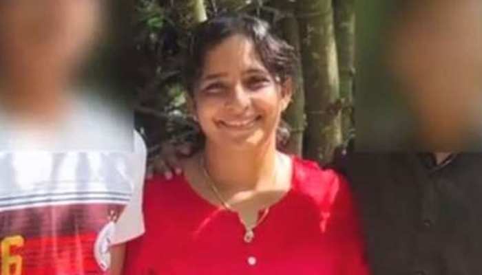 साइनाइड किलिंग: 6 हत्याओं की आरोपी जौली ने पुलिस से कहा, 'मुझे रोमांचित करती हैं मौत से जुड़ी खबरें' साइनाइड किलिंग: 6 हत्याओं की आरोपी जौली ने पुलिस से कहा, 'मुझे रोमांचित करती हैं मौत से जुड़ी खबरें'