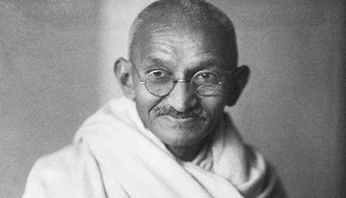 गुजरात: 9वीं कक्षा की परीक्षा में पूछा गया अजीबो-गरीब सवाल, 'गांधी जी ने आत्महत्या कैसे की?' गुजरात: 9वीं कक्षा की परीक्षा में पूछा गया अजीबो-गरीब सवाल, 'गांधी जी ने आत्महत्या कैसे की?'