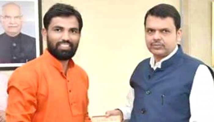 महाराष्ट्र: एक मजदूर का बेटा बना BJP उम्मीदवार, इस सीट से मिला चुनाव का टिकट महाराष्ट्र: एक मजदूर का बेटा बना BJP उम्मीदवार, इस सीट से मिला चुनाव का टिकट
