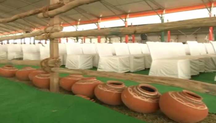 हरियाणा: PM मोदी की रैली में प्लास्टिक बोतलों की नो एंट्री, मटकों में होगा पीने का पानी हरियाणा: PM मोदी की रैली में प्लास्टिक बोतलों की नो एंट्री, मटकों में होगा पीने का पानी