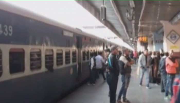राजस्थान: दिवाली के चलते रेलवे ने की खास व्यवस्था, इन ट्रेनों के बढ़ाए गए ट्रिप्स राजस्थान: दिवाली के चलते रेलवे ने की खास व्यवस्था, इन ट्रेनों के बढ़ाए गए ट्रिप्स