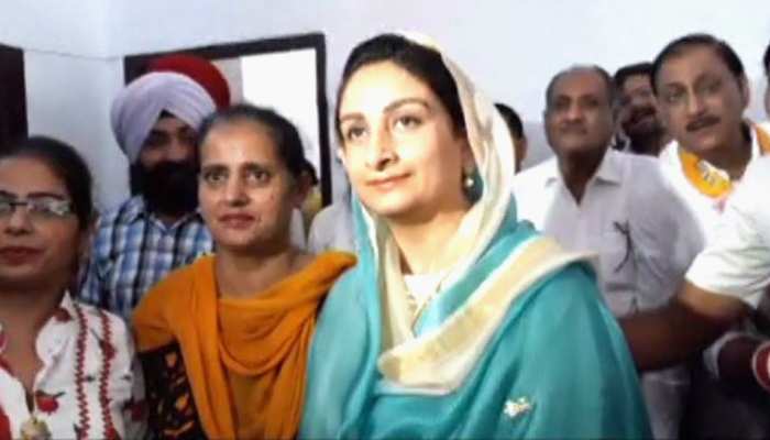 केंद्रीय मंत्री हरसिमरत का कांग्रेस पर हमला, कहा- पंजाब में चल रही नशे की होम डिलीवरी केंद्रीय मंत्री हरसिमरत का कांग्रेस पर हमला, कहा- पंजाब में चल रही नशे की होम डिलीवरी