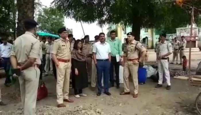 रतलाम में चेहल्लुम की तैयारियां शुरू, यात्रियों की सुरक्षा के लिए तैनात किए गए 1500 पुलिसकर्मी रतलाम में चेहल्लुम की तैयारियां शुरू, यात्रियों की सुरक्षा के लिए तैनात किए गए 1500 पुलिसकर्मी
