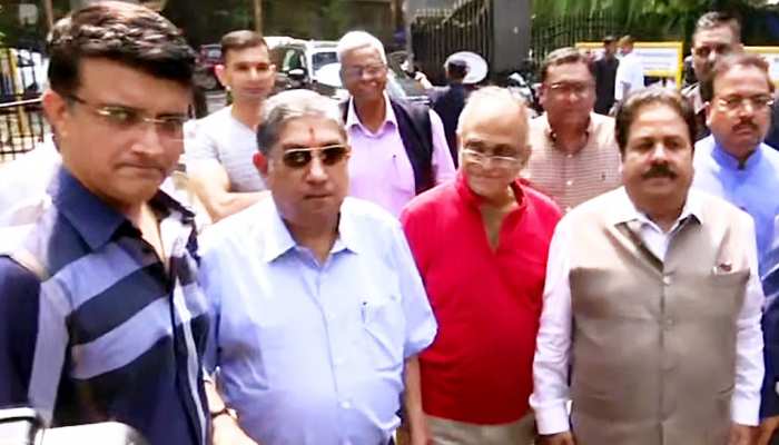 BCCI: गांगुली ने अध्यक्ष पद के लिए भरा पर्चा, बोले- अगले कुछ महीनों में सब ठीक हो जाएगा BCCI: गांगुली ने अध्यक्ष पद के लिए भरा पर्चा, बोले- अगले कुछ महीनों में सब ठीक हो जाएगा