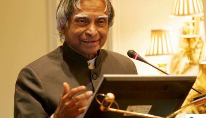 भारतीय वायुसेना में पायलट बनना चाहते थें कलाम... और बन गए 'मिसाइल मैन' भारतीय वायुसेना में पायलट बनना चाहते थें कलाम... और बन गए 'मिसाइल मैन'