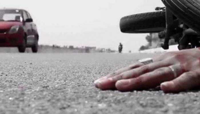 गढ़वा: बालू से लदा ट्रैक्टर पलटा, ड्राइवर की मौके पर हुई मौत गढ़वा: बालू से लदा ट्रैक्टर पलटा, ड्राइवर की मौके पर हुई मौत